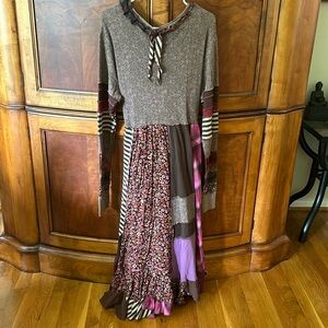 Uniques patchwork dress with amazing details! Very oversized and comfy!